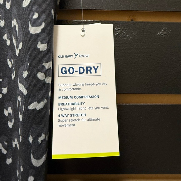 Old Navy Active Go-Dry High Rise Ultimate Leggings Black Leopard Print Size M - Picture 2 of 4